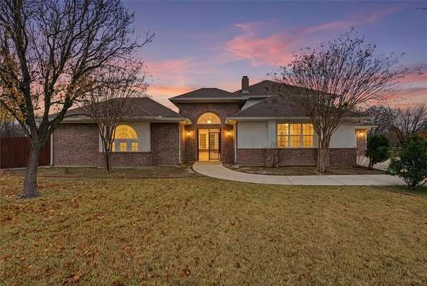 2.46 Acres of Residential Land with Home for Sale in Jonesboro, Texas