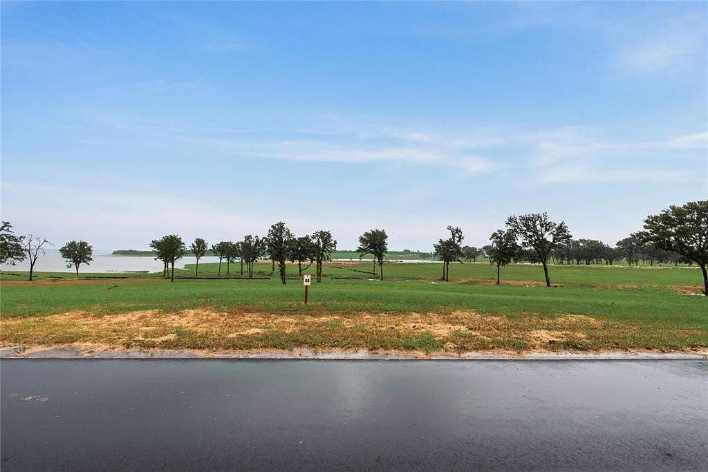 1.32 Acres of Residential Land for Sale in Windom, Texas