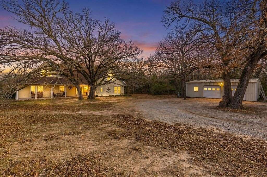 28 Acres of Agricultural Land with Home for Sale in Greenville, Texas
