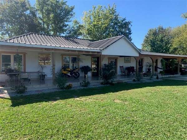 9 Acres of Residential Land with Home for Sale in Lincoln, Arkansas