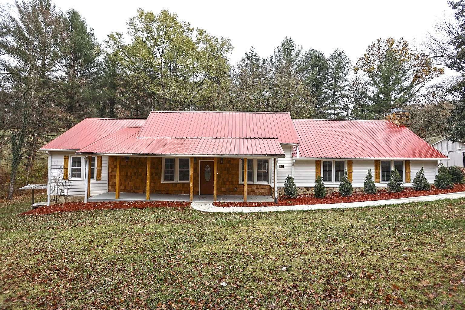 5.15 Acres of Residential Land with Home for Sale in Goodlettsville, Tennessee