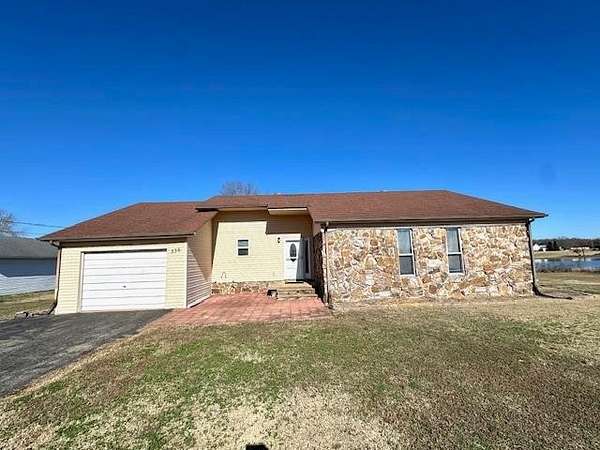 1.53 Acres of Residential Land with Home for Sale in Savannah, Tennessee