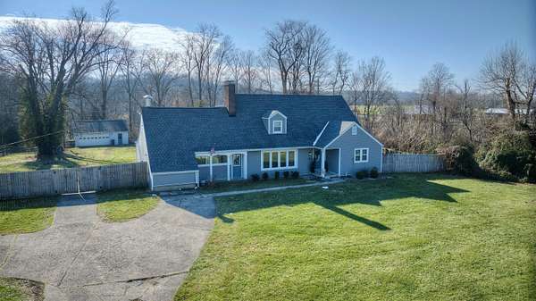 1.52 Acres of Residential Land with Home for Sale in Warsaw, Kentucky