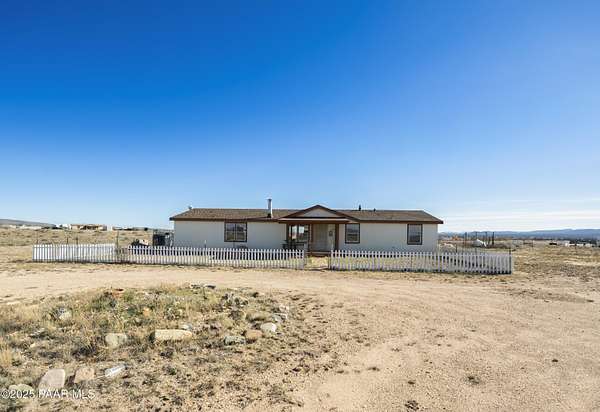 2 Acres of Residential Land with Home for Sale in Paulden, Arizona