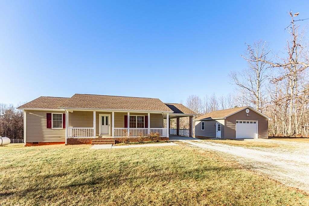 1.67 Acres of Residential Land with Home for Sale in Appomattox, Virginia