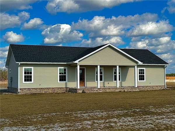 1.9 Acres of Residential Land with Home for Sale in Nahunta, Georgia