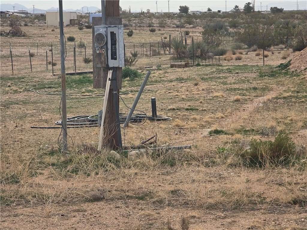 1 Acre of Residential Land for Sale in Golden Valley, Arizona