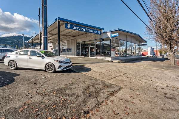 2 Acres of Improved Commercial Land for Sale in Ukiah, California