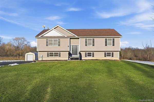 2 Acres of Residential Land with Home for Sale in Gardiner, New York