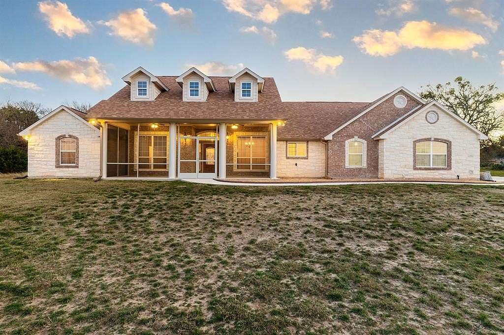 2.1 Acres of Land with Home for Sale in Kempner, Texas