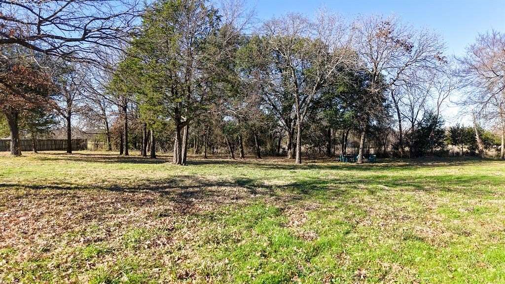 1.18 Acres of Residential Land for Sale in Kemp, Texas