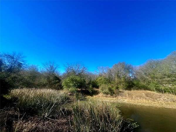 1 Acre of Residential Land for Sale in Groesbeck, Texas