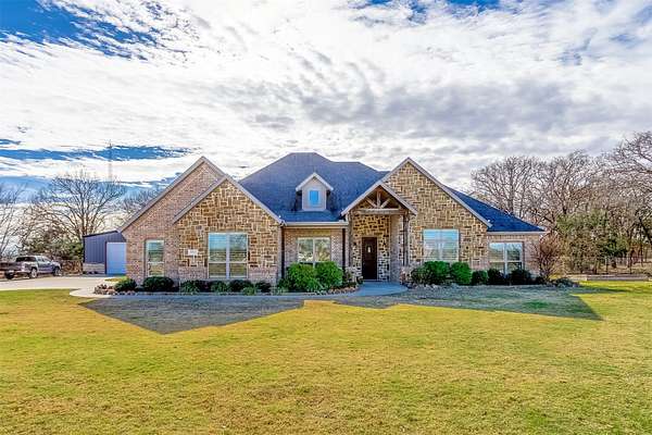 1.5 Acres of Land with Home for Sale in Royse City, Texas