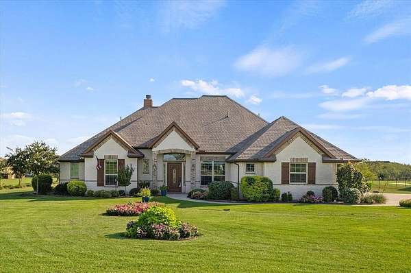 2 Acres of Residential Land with Home for Sale in Royse City, Texas