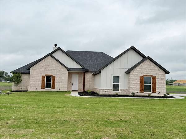 1.82 Acres of Land with Home for Sale in Weatherford, Texas