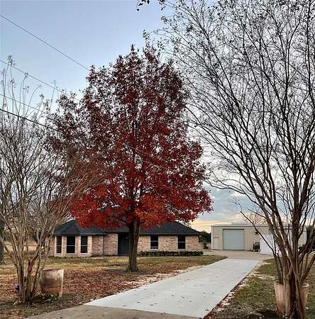 4.85 Acres of Residential Land with Home for Sale in Waxahachie, Texas