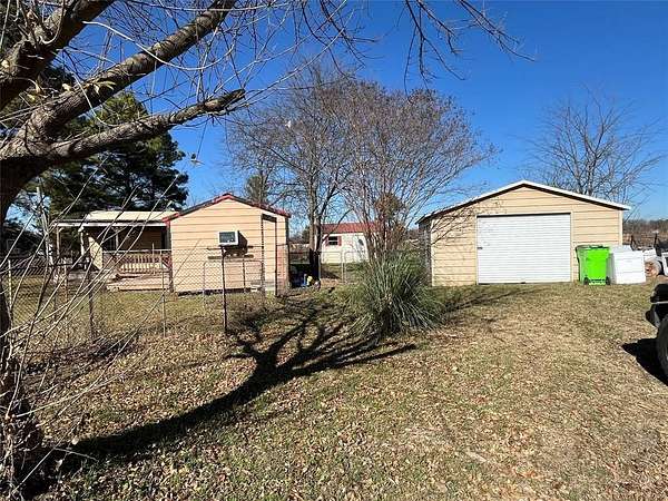 3 Acres of Residential Land with Home for Sale in Quinlan, Texas