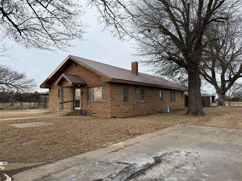 3.45 Acres of Residential Land with Home for Sale in Telephone, Texas