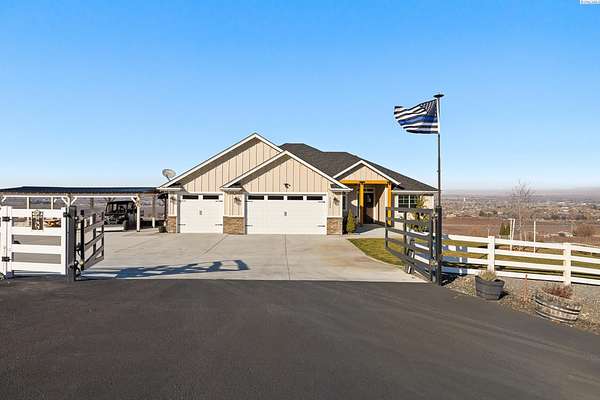 8.44 Acres of Land with Home for Sale in Prosser, Washington