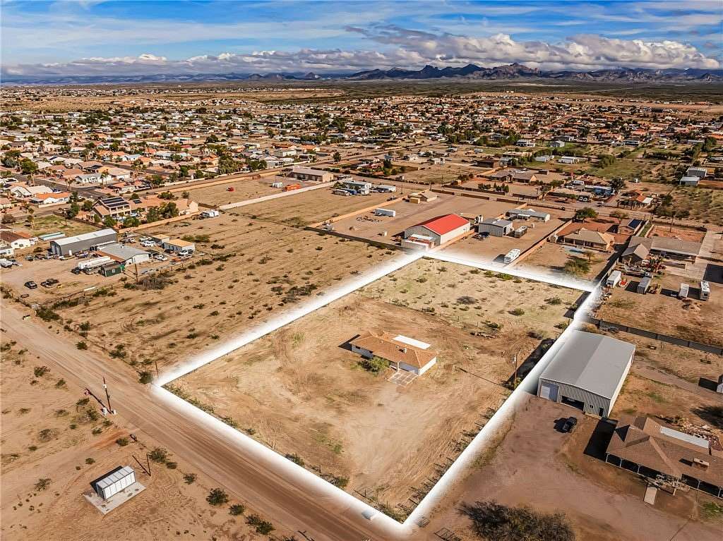 2 Acres of Residential Land with Home for Sale in Fort Mohave, Arizona