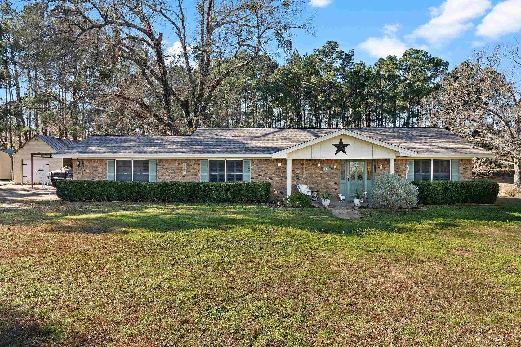 1.6 Acres of Residential Land with Home for Sale in Jefferson, Texas