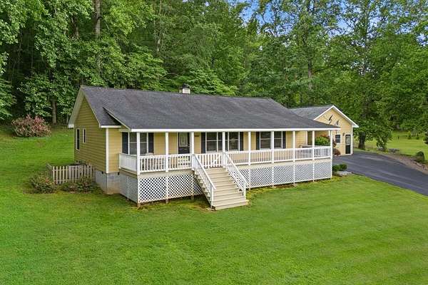 2.34 Acres of Residential Land with Home for Sale in Hiawassee, Georgia