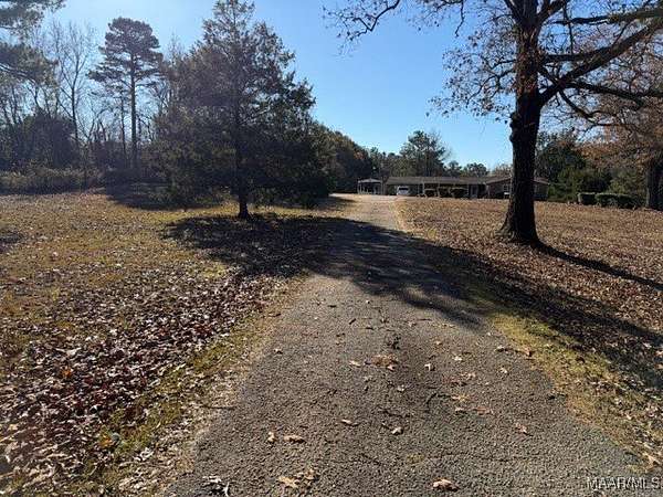 9.62 Acres of Residential Land with Home for Sale in Elmore, Alabama