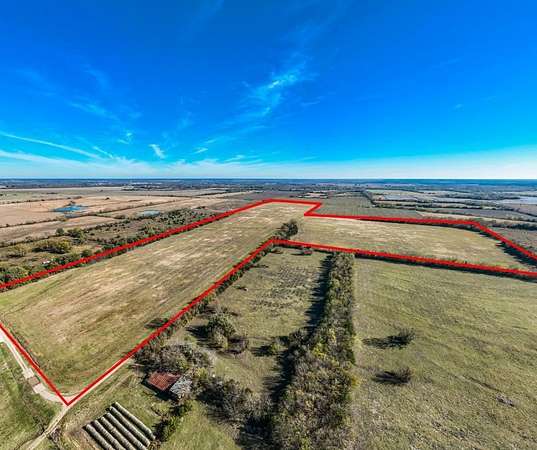25 Acres of Agricultural & Residential Land for Sale in Pattonville, Texas