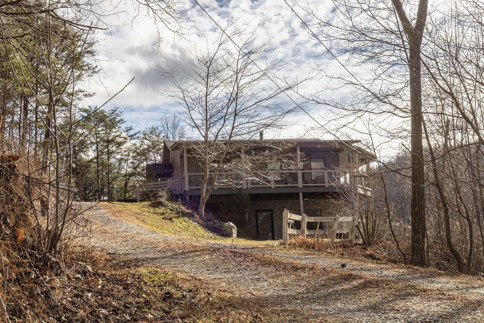 9 Acres of Residential Land with Home for Sale in Turtletown, Tennessee