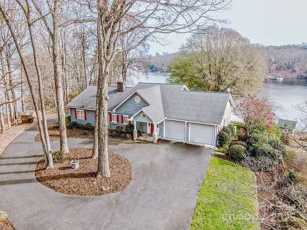 0.84 Acres of Residential Land for Sale in Mooresville, North Carolina