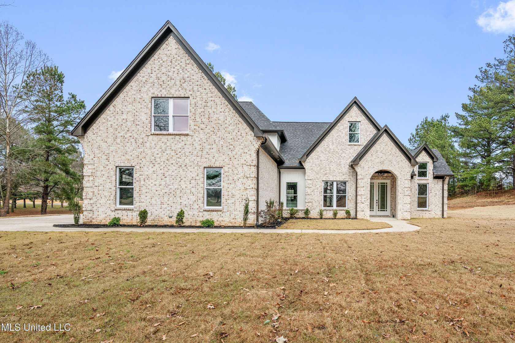 3 Acres of Residential Land with Home for Sale in Horn Lake, Mississippi