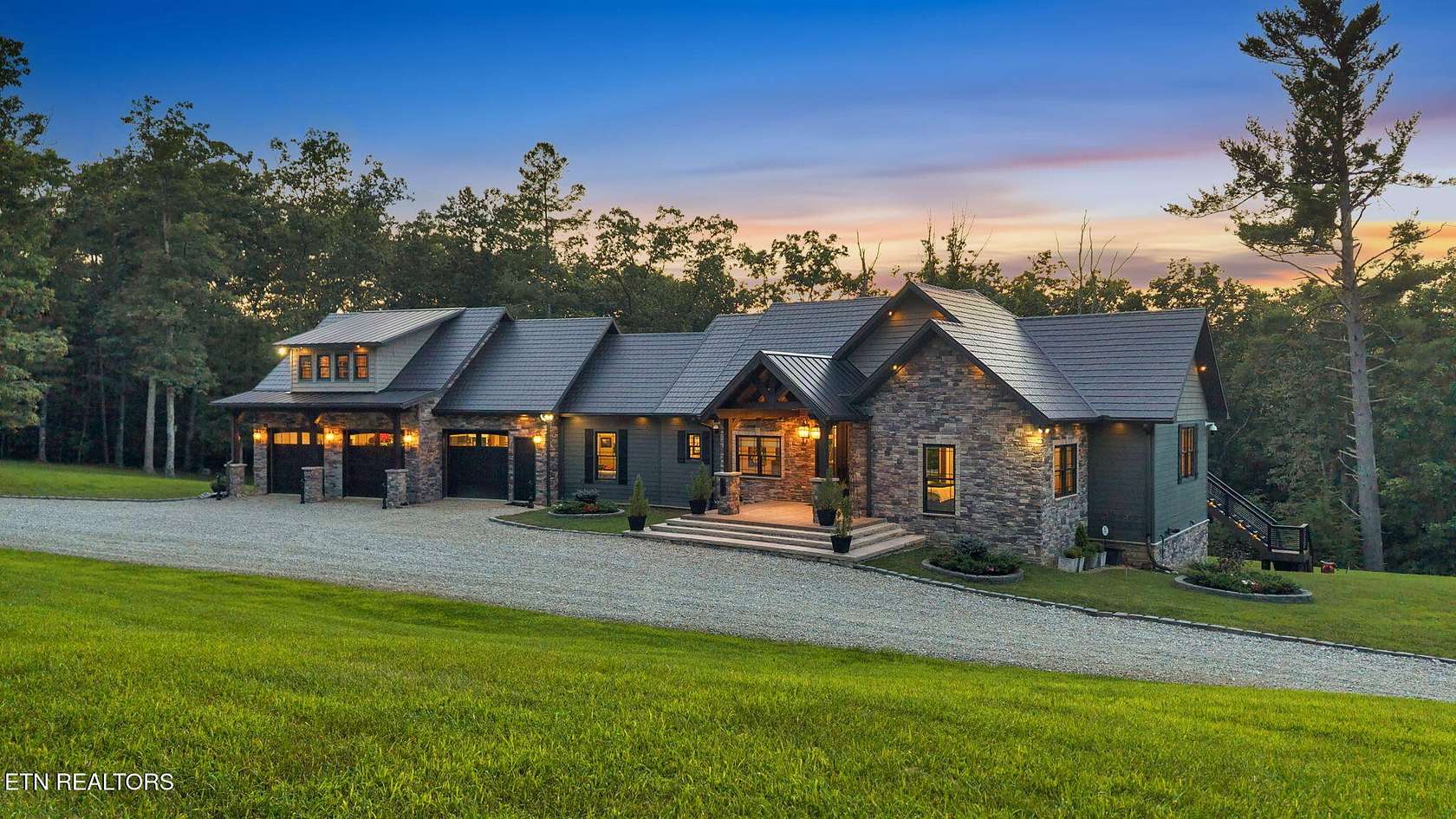 26 Acres of Land with Home for Sale in Jamestown, Tennessee