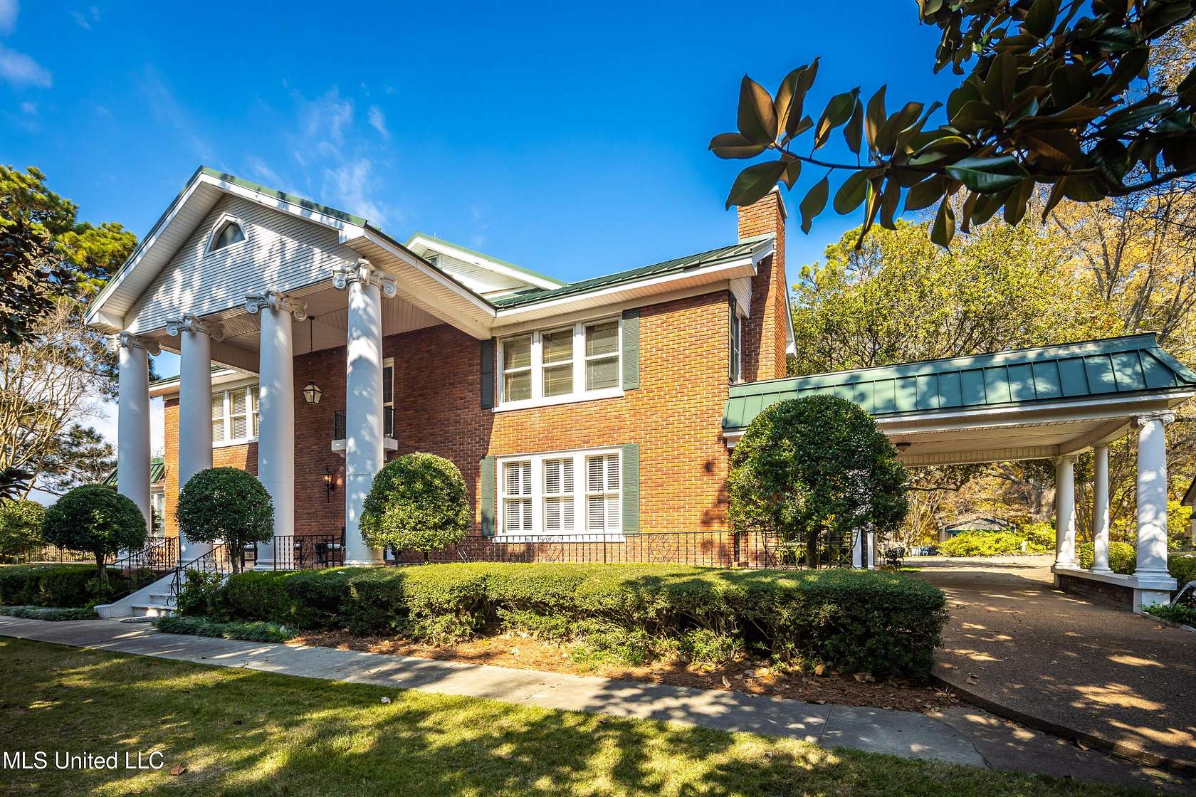 6 Acres of Residential Land with Home for Sale in Lake Cormorant, Mississippi