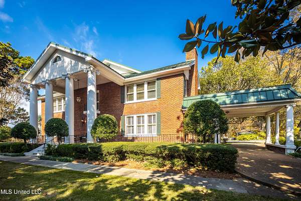 6 Acres of Residential Land with Home for Sale in Lake Cormorant, Mississippi