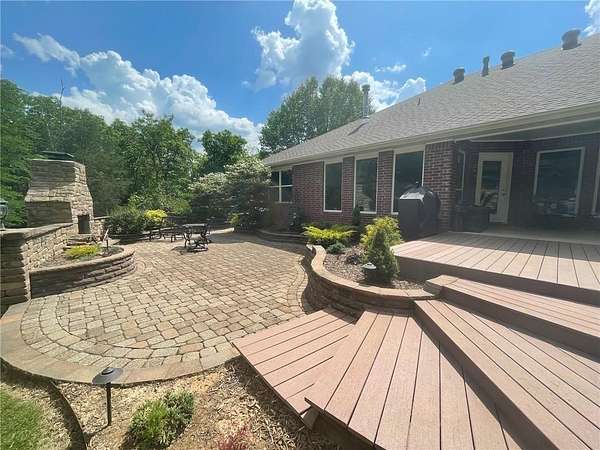 5.85 Acres of Residential Land with Home for Sale in Fayetteville, Arkansas