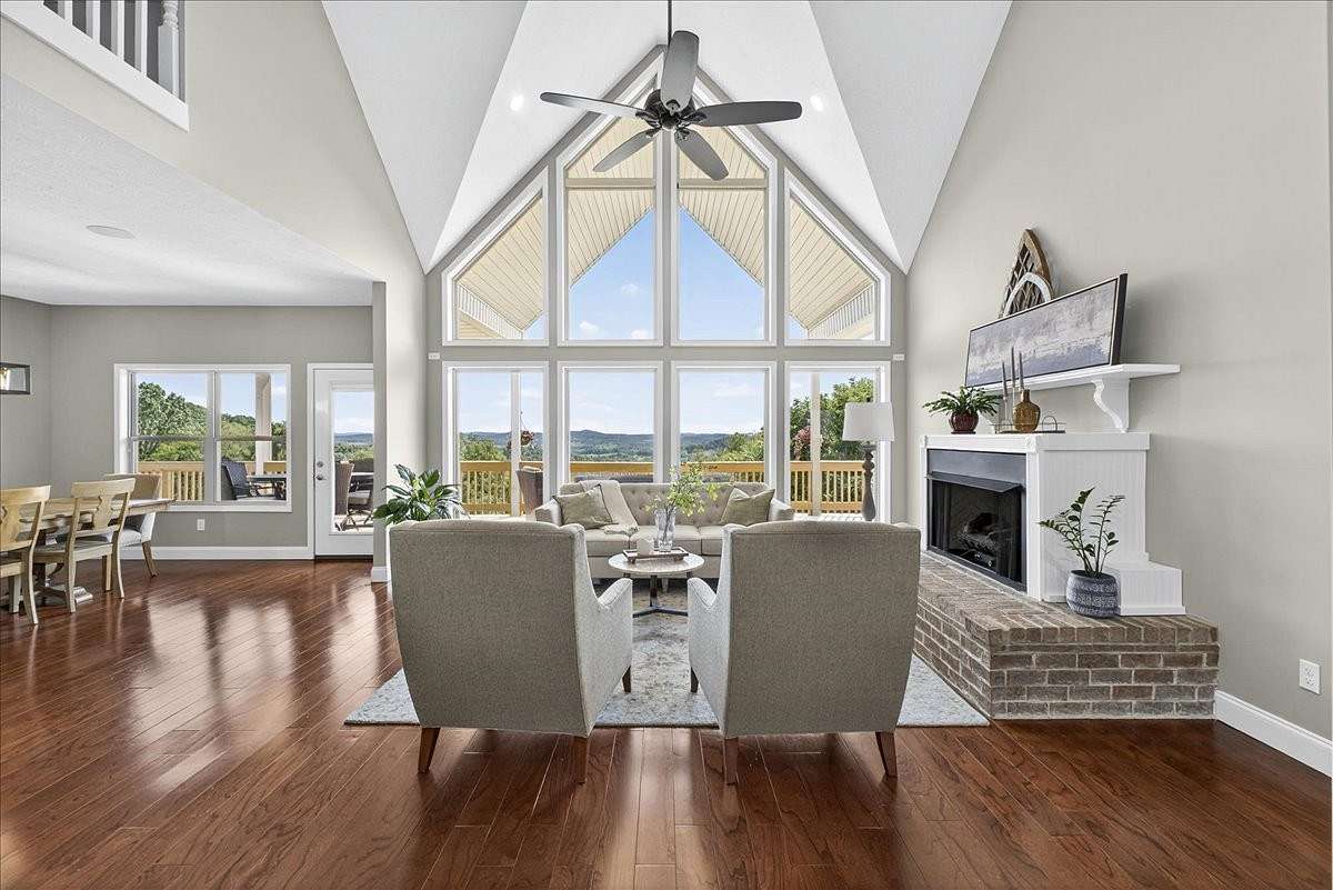 17 Acres of Improved Mixed-Use Land for Sale in Hartsville, Tennessee