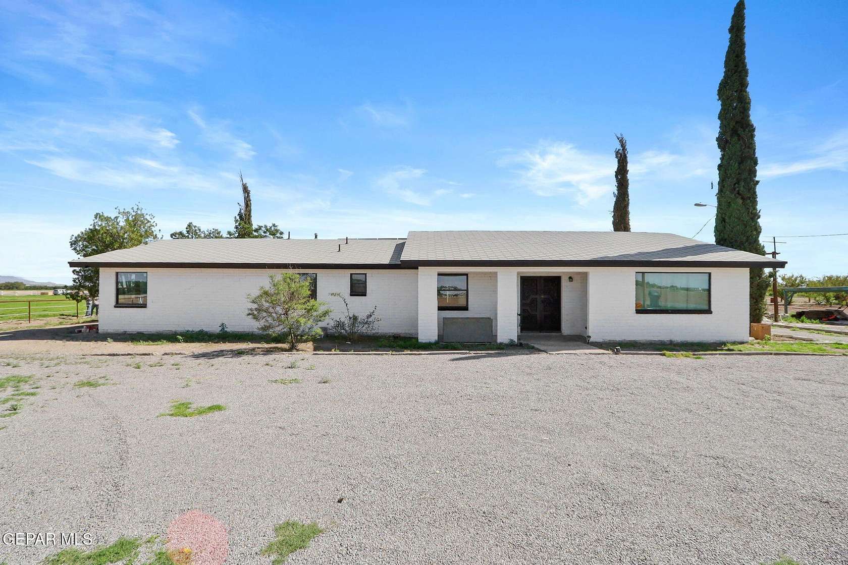 2.5 Acres of Residential Land with Home for Sale in El Paso, Texas