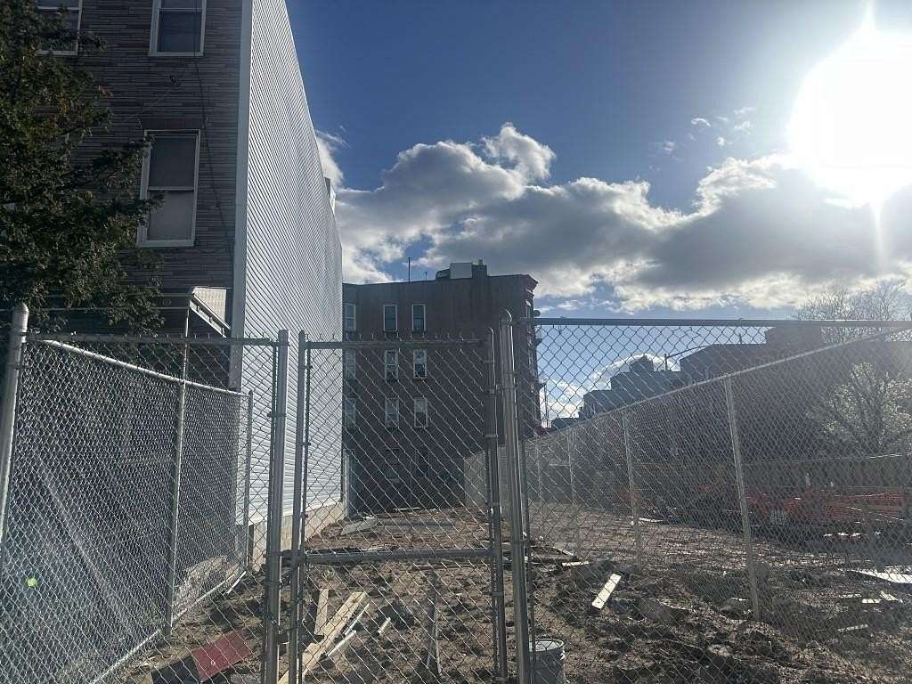 0.04 Acres of Improved Residential Land for Sale in Brooklyn, New York