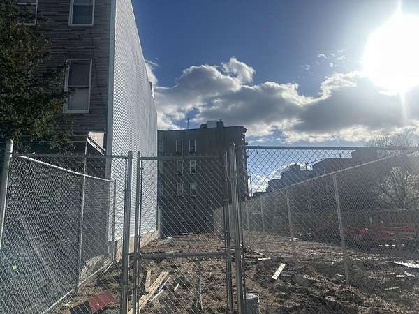 0.04 Acres of Improved Residential Land for Sale in Brooklyn, New York