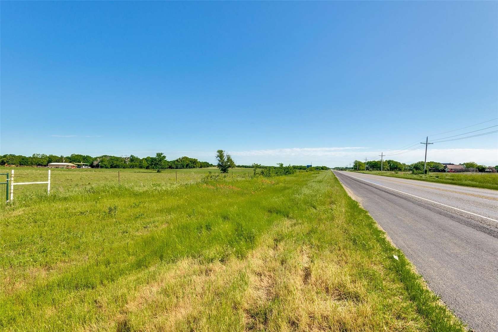 61.9 Acres of Agricultural Land for Sale in Pilot Point, Texas