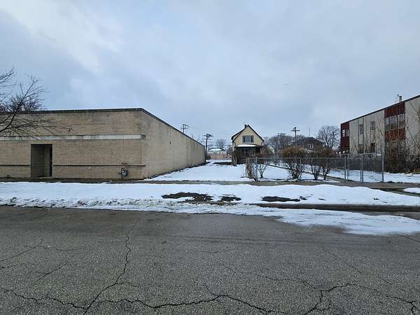 0.08 Acres of Residential Land for Sale in Chicago, Illinois