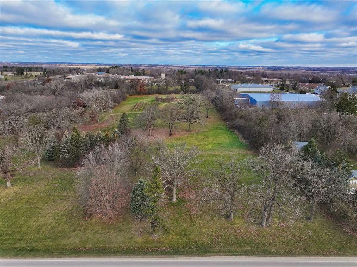 3 Acres of Land for Sale in Woodstock, Illinois