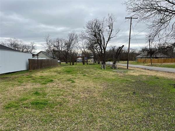 0.13 Acres of Residential Land for Sale in Corsicana, Texas
