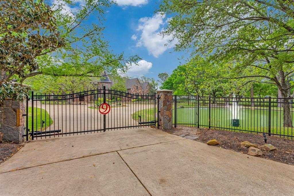 2.77 Acres of Residential Land with Home for Sale in Colleyville, Texas