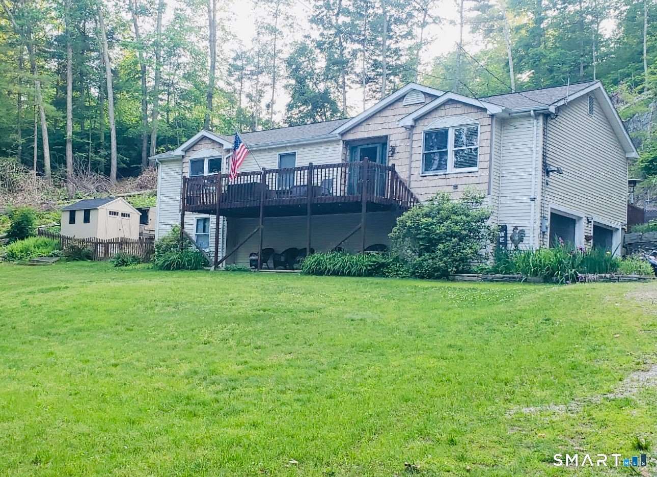 3.18 Acres of Residential Land with Home for Sale in Pomfret, Connecticut