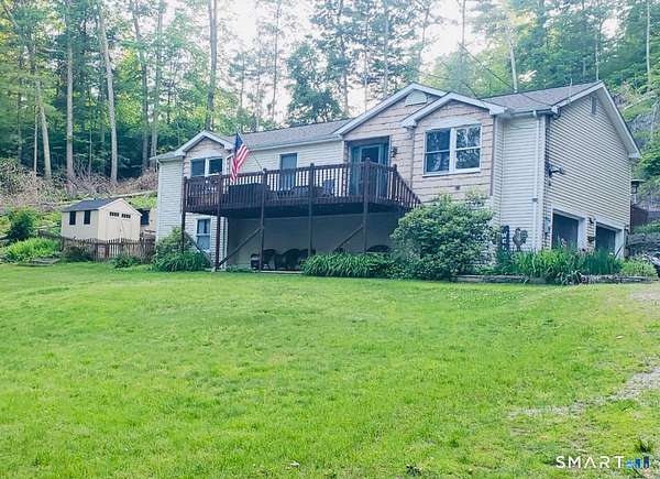 3.18 Acres of Residential Land with Home for Sale in Pomfret, Connecticut