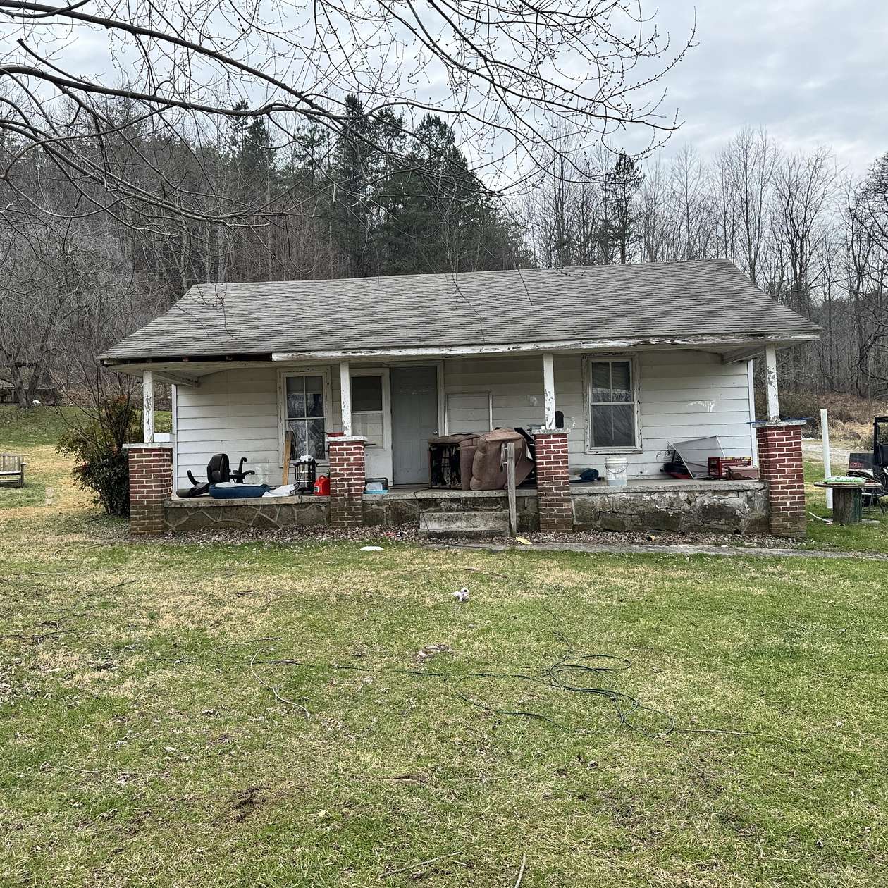 28.6 Acres of Land with Home for Sale in Gray, Kentucky