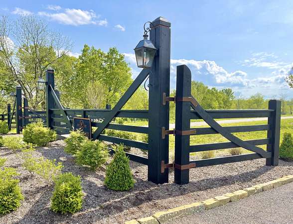 1 Acre of Residential Land for Sale in Nicholasville, Kentucky