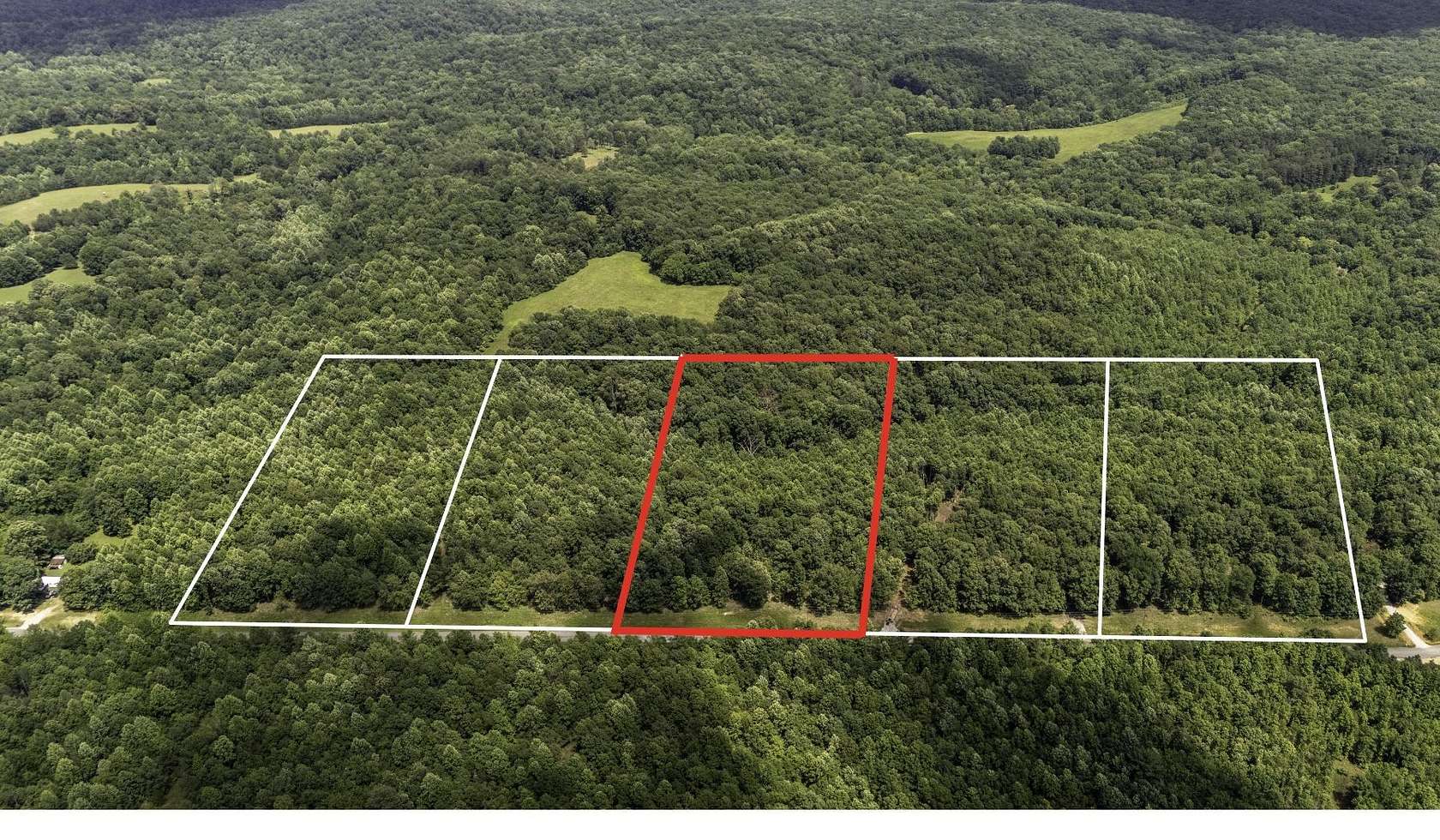 5 Acres of Residential Land for Sale in Lawrenceburg, Tennessee