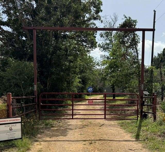 8 Acres of Land with Home for Sale in Dale, Texas
